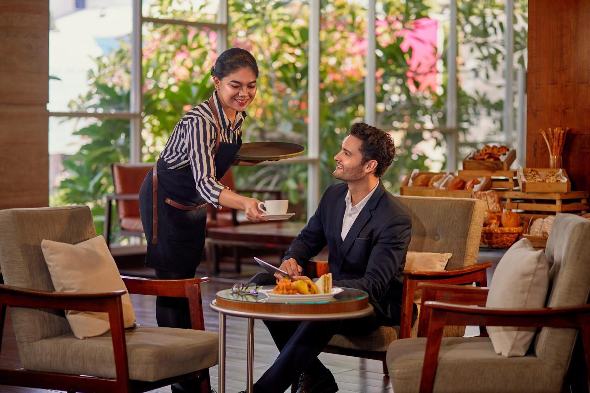Four Points By Sheraton Makasar Exteriér fotografie