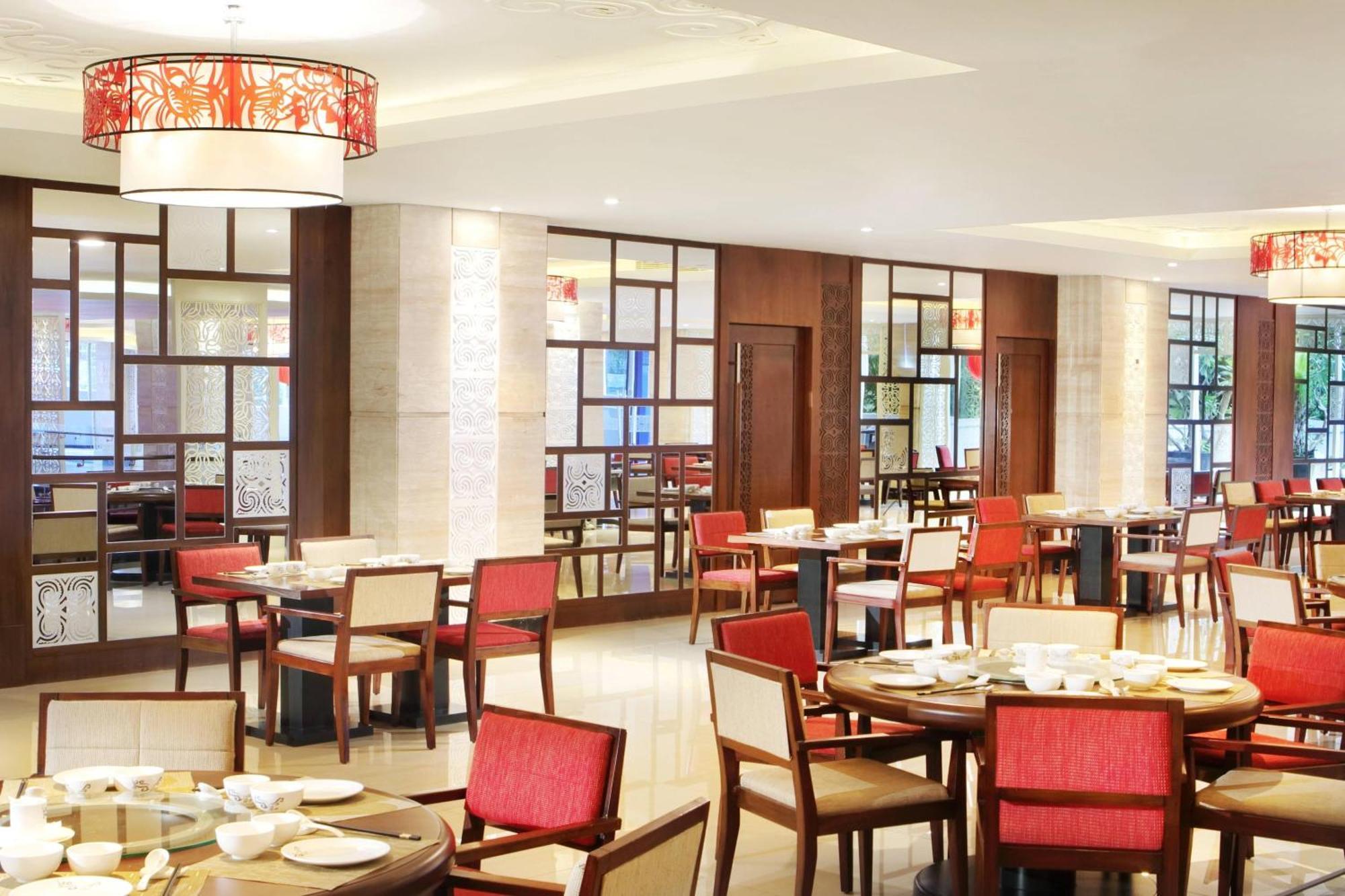 Four Points By Sheraton Makasar Exteriér fotografie