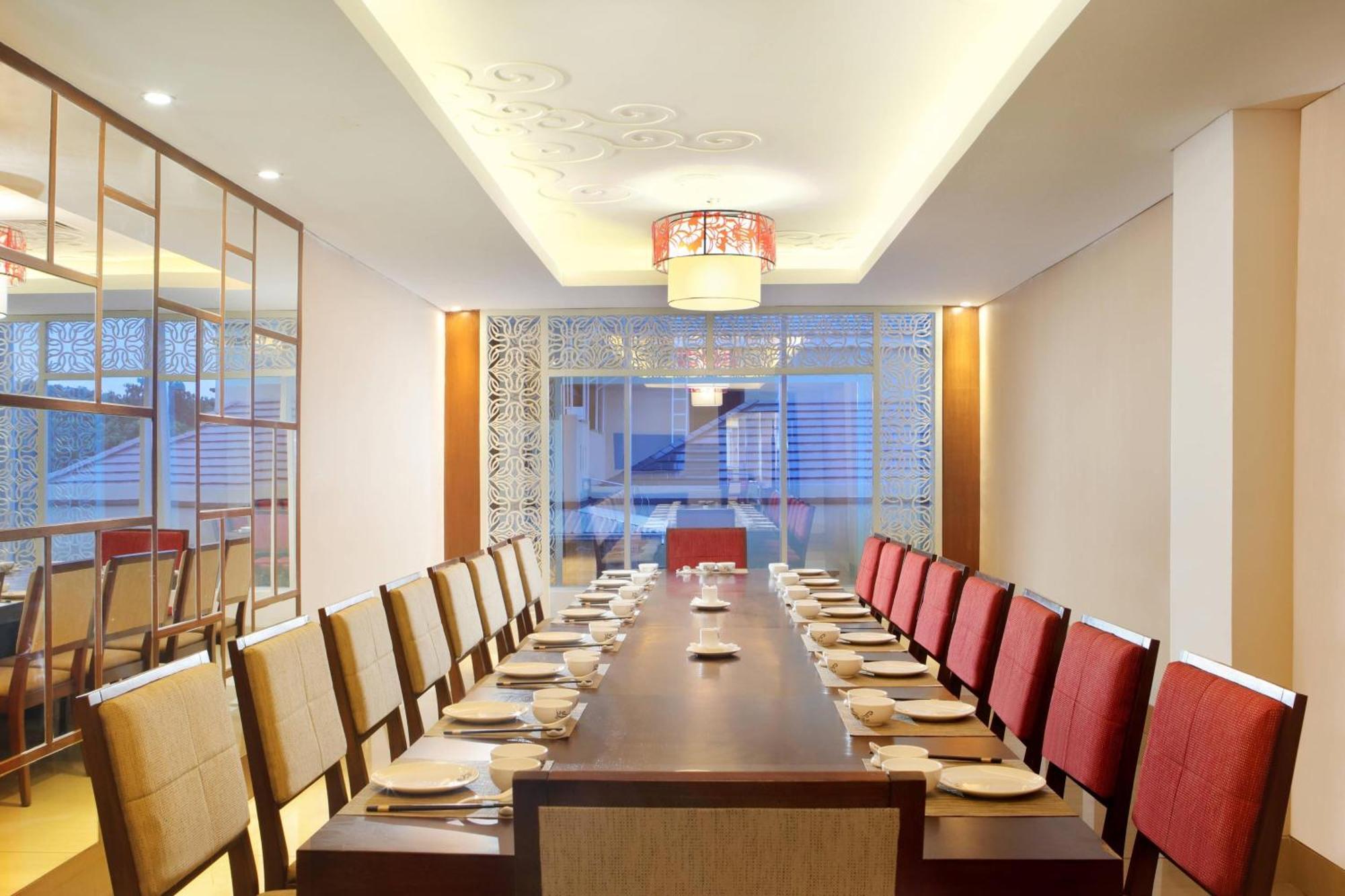 Four Points By Sheraton Makasar Exteriér fotografie